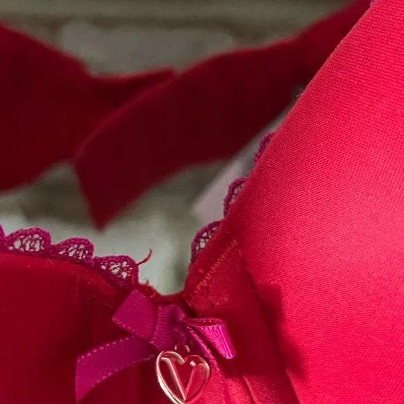 Victoria’s secret Elegant Red Women's Bra size 38D worn once - Picture 2 of 5